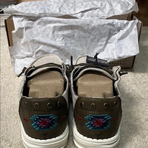 Hey Dude Shoes Wendy Rodeo Wheat Aztec - Picture 2 of 2